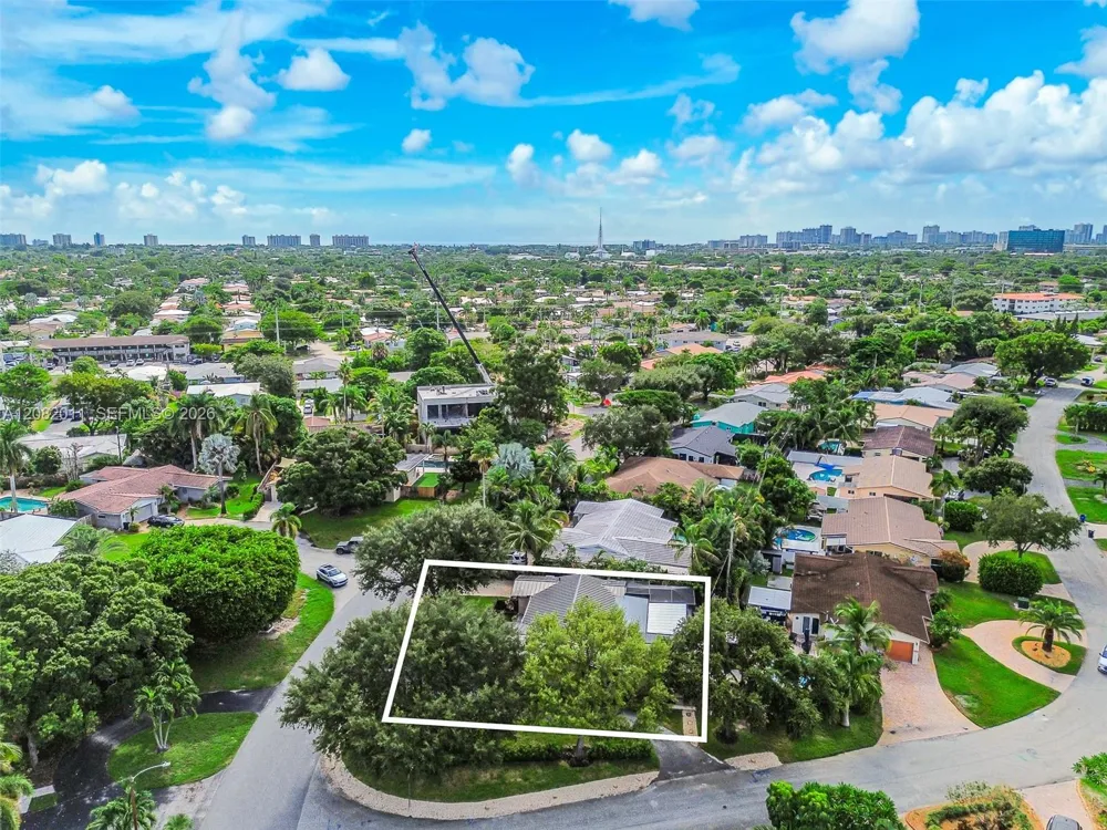 1718 NE 58th St Fort Lauderdale, FL 33334