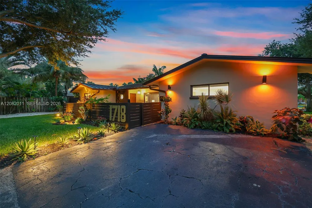 1718 NE 58th St Fort Lauderdale, FL 33334