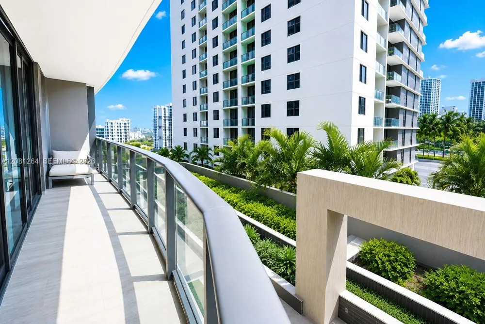 55 SW 9th St #1001 Miami, FL 33130