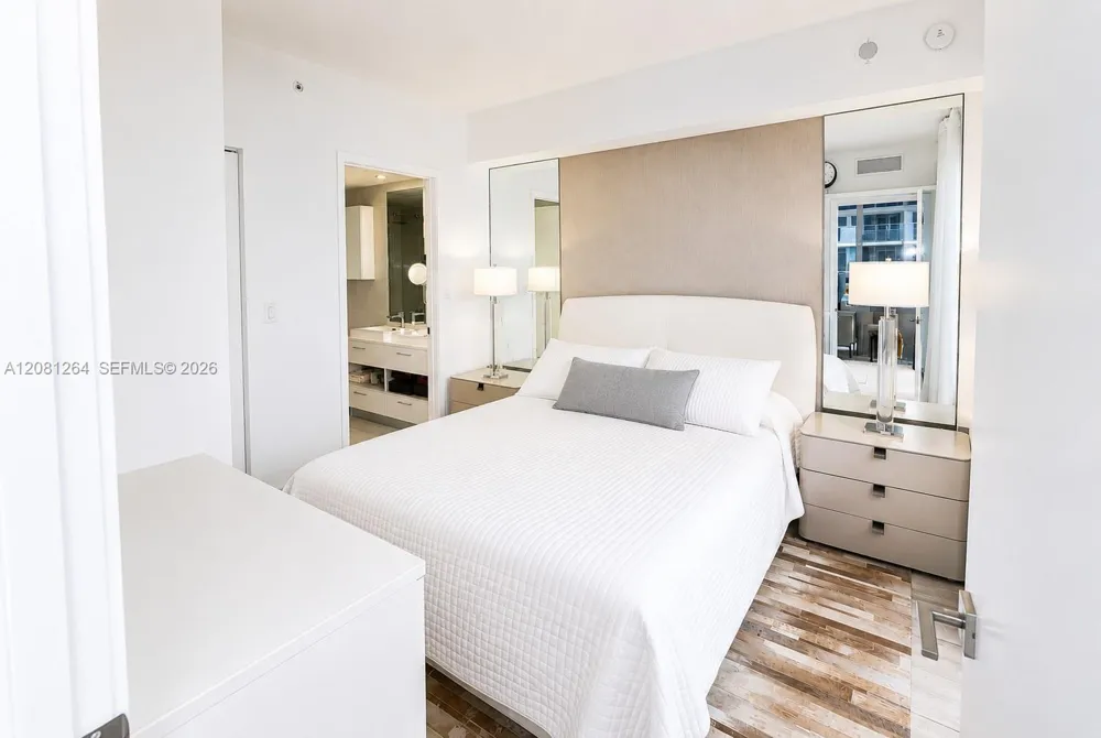 55 SW 9th St #1001 Miami, FL 33130
