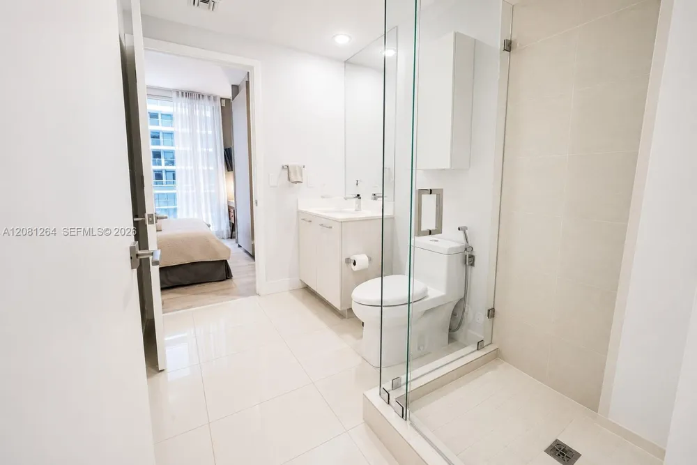 55 SW 9th St #1001 Miami, FL 33130