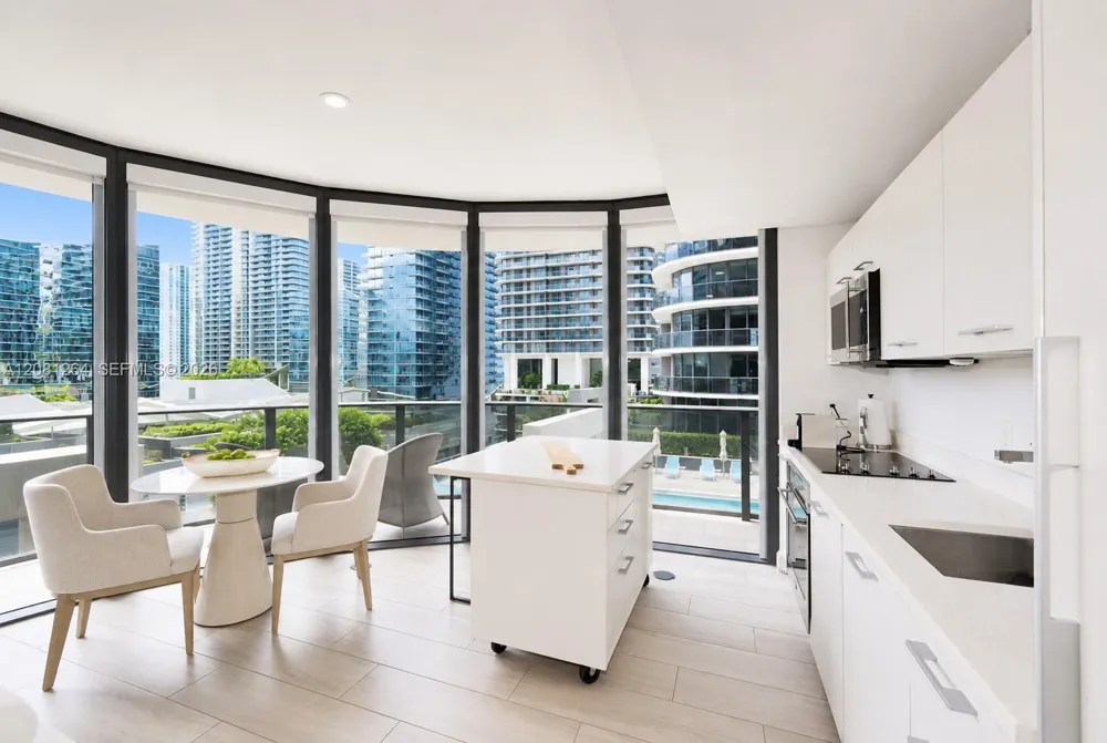55 SW 9th St #1001 Miami, FL 33130
