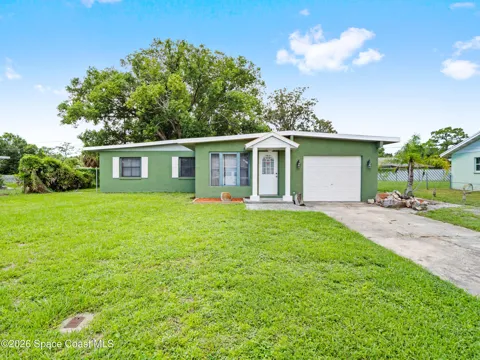 1209 Vanderbilt Lane