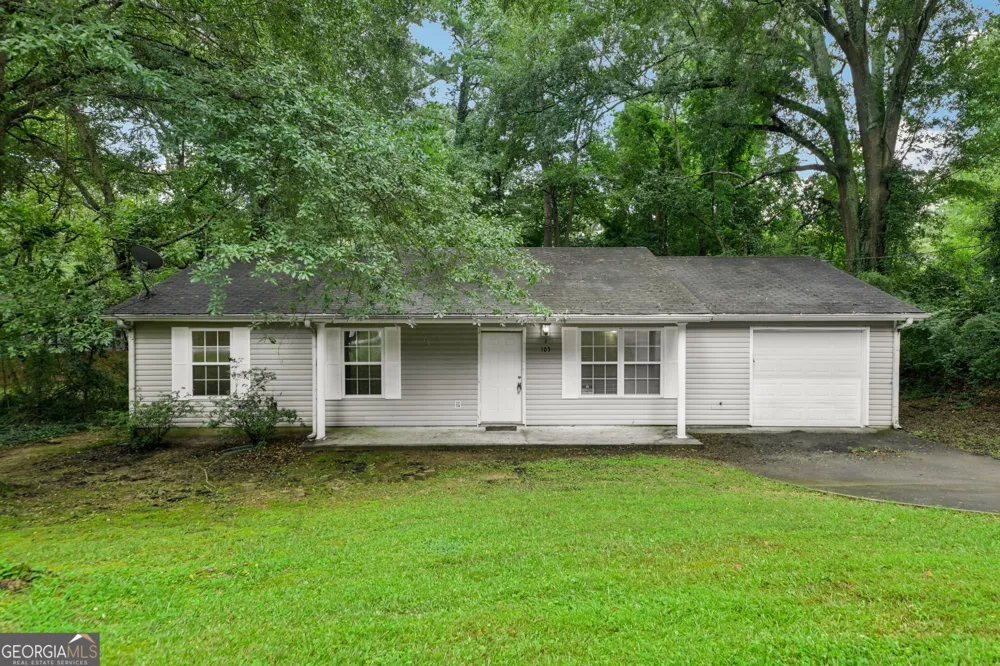 103 N Circle DR Ellenwood, GA 30294