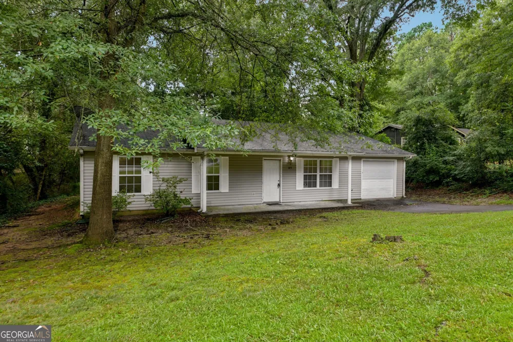 103 N Circle DR Ellenwood, GA 30294