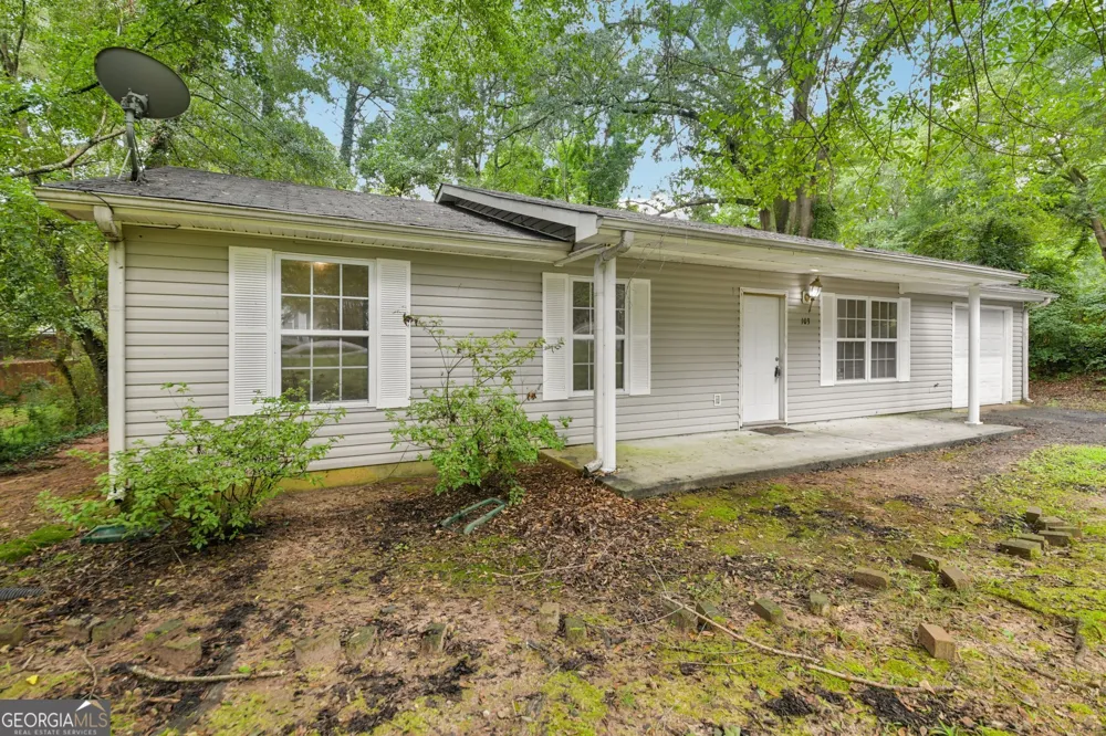 103 N Circle DR Ellenwood, GA 30294