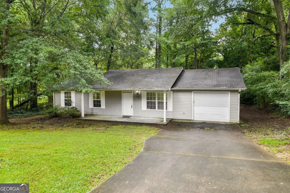 103 N Circle DR Ellenwood, GA 30294