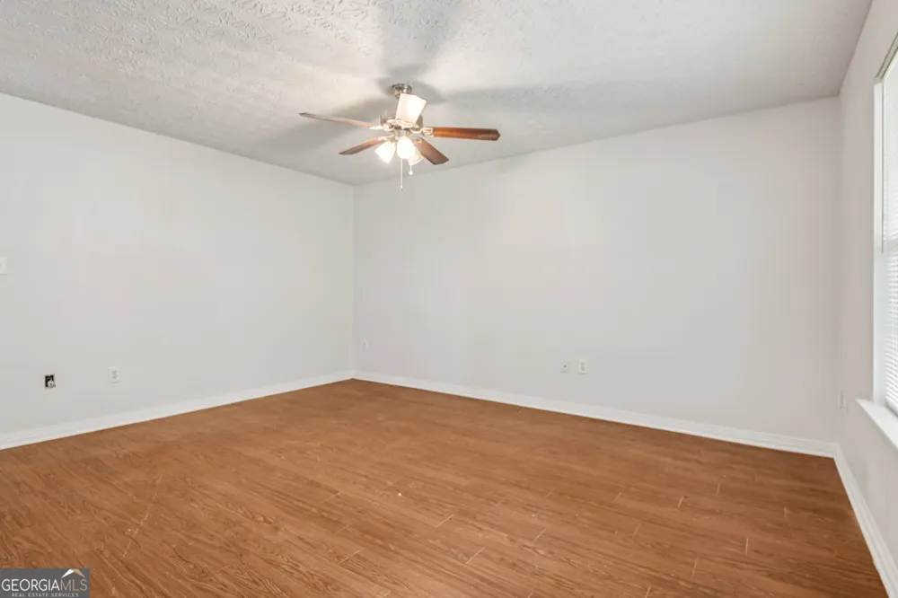103 N Circle DR Ellenwood, GA 30294