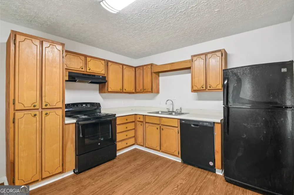 103 N Circle DR Ellenwood, GA 30294