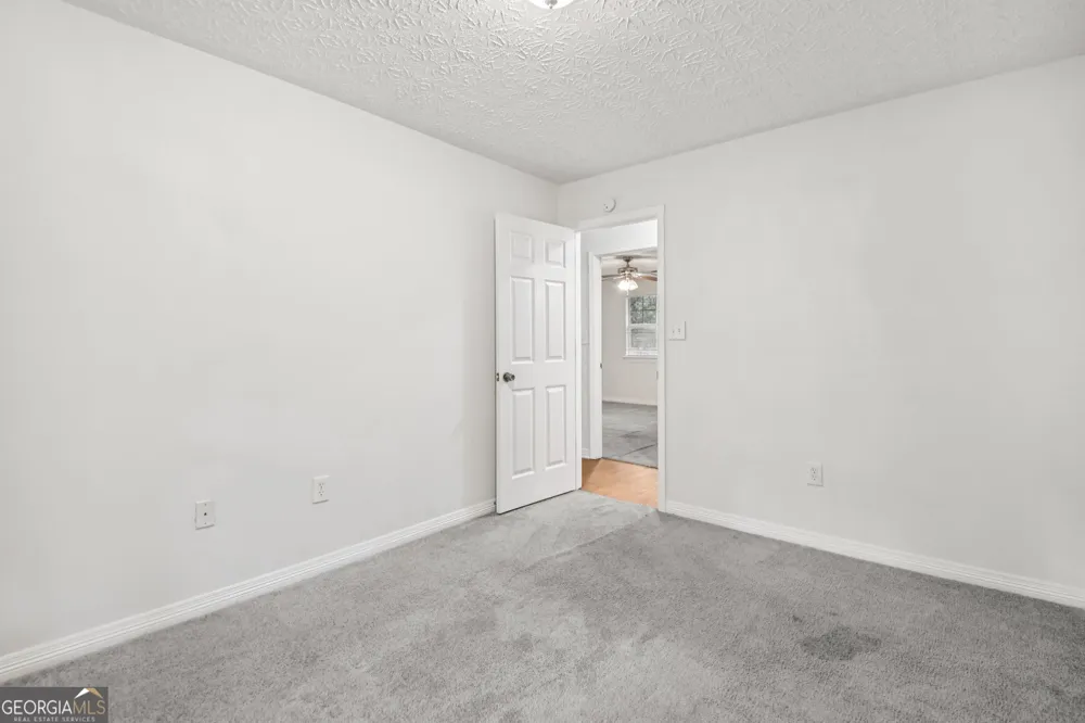 103 N Circle DR Ellenwood, GA 30294