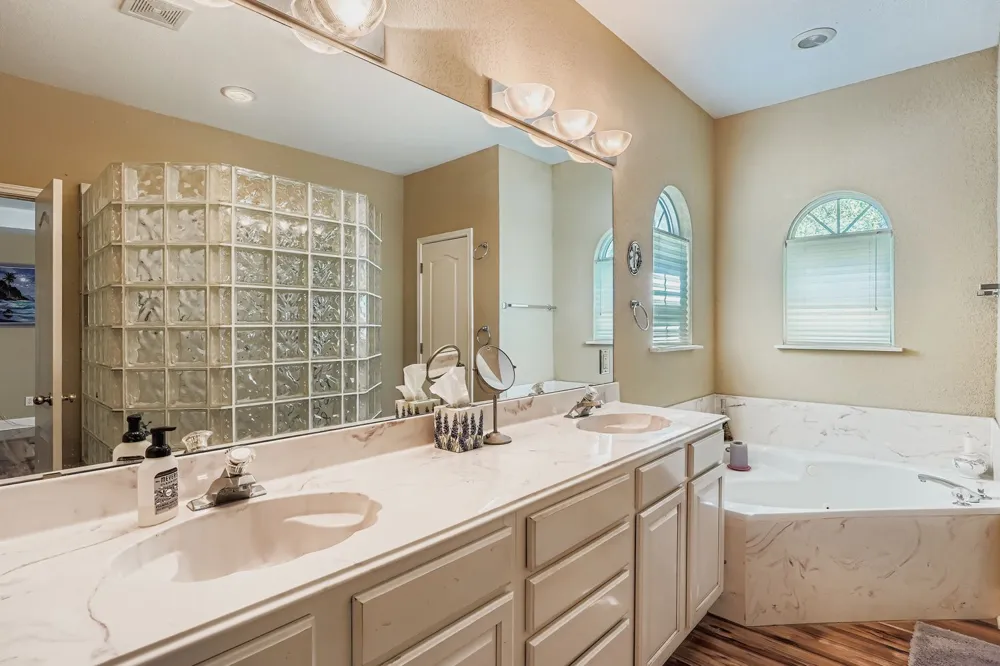 900 Wayside Drive Wimberley, TX 78676