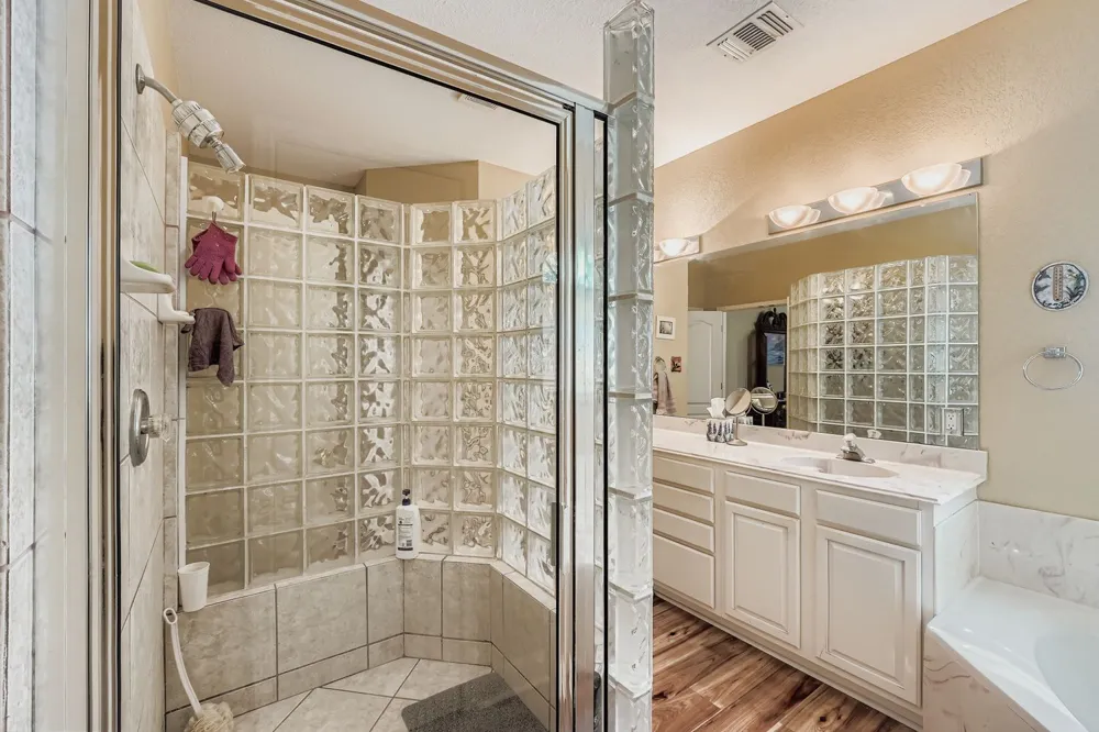 900 Wayside Drive Wimberley, TX 78676