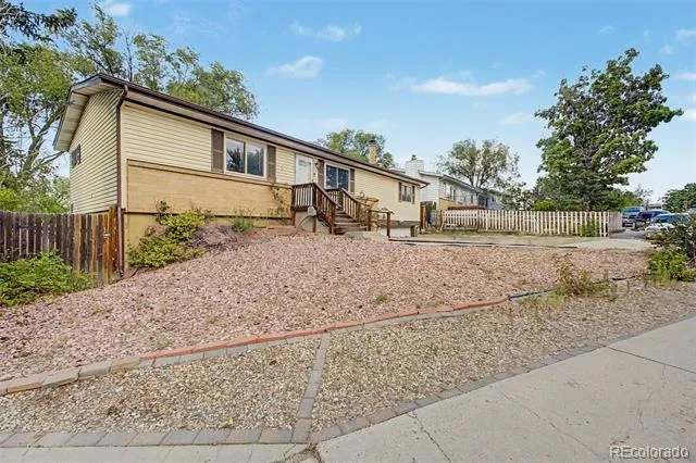 4323 Eastcrest Circle Colorado Springs, CO 80916