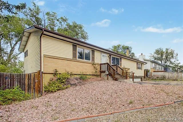 4323 Eastcrest Circle Colorado Springs, CO 80916