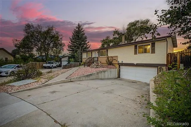 4323 Eastcrest Circle Colorado Springs, CO 80916