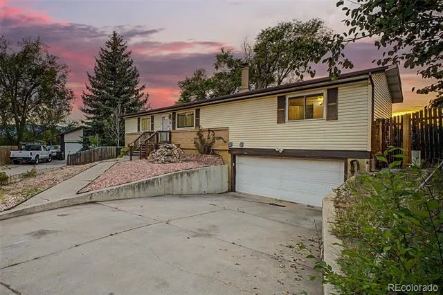 4323 Eastcrest Circle Colorado Springs, CO 80916