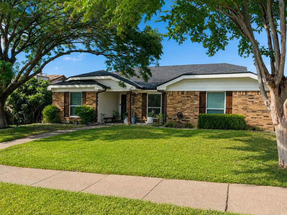 2803 Eagle Pass Mesquite, TX 75150