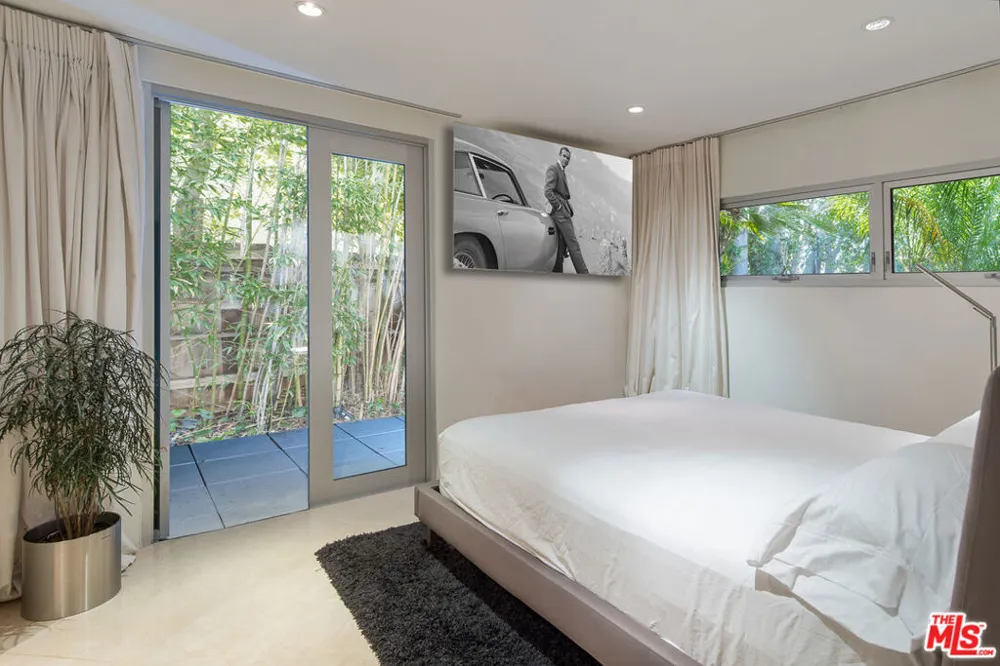 1466 BEL AIR ROAD Los Angeles, CA 90077