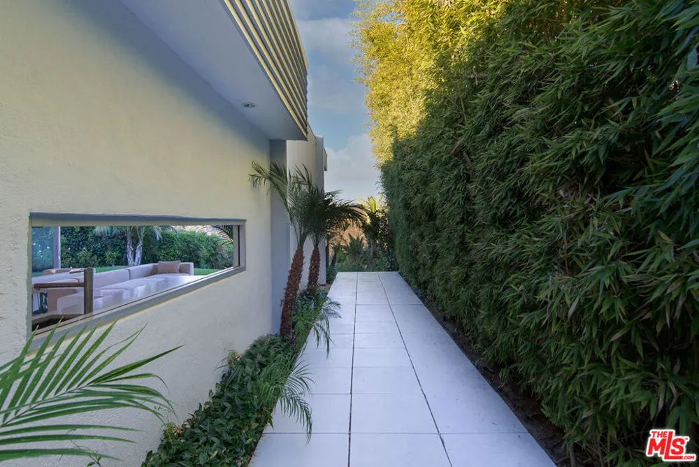 1466 BEL AIR ROAD Los Angeles, CA 90077