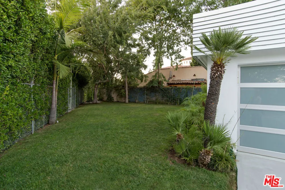 1466 BEL AIR ROAD Los Angeles, CA 90077