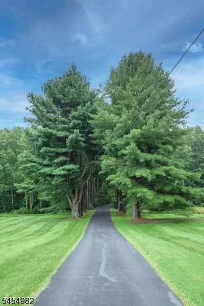 119 W Valley Brook Rd Washington, NJ 07830