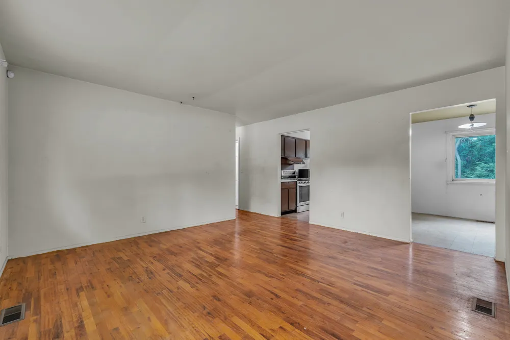 2267 Pontiac Trail Ann Arbor, MI 48105