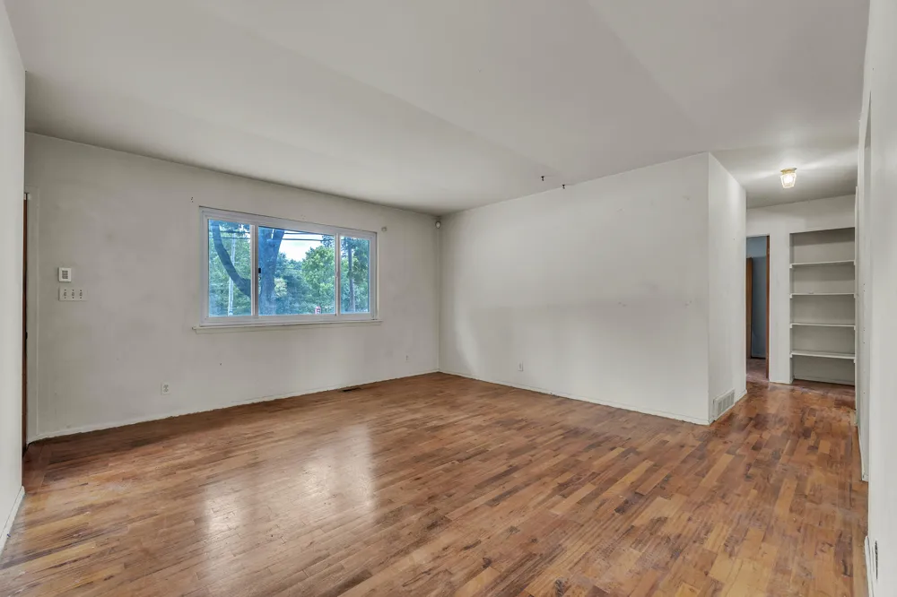 2267 Pontiac Trail Ann Arbor, MI 48105