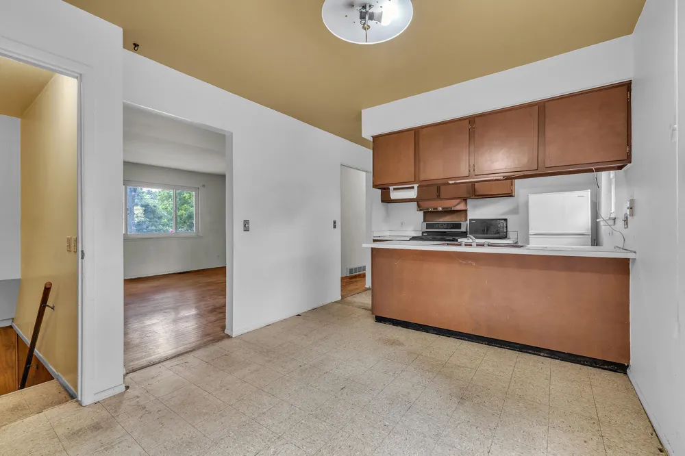 2267 Pontiac Trail Ann Arbor, MI 48105