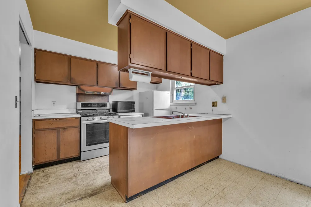 2267 Pontiac Trail Ann Arbor, MI 48105