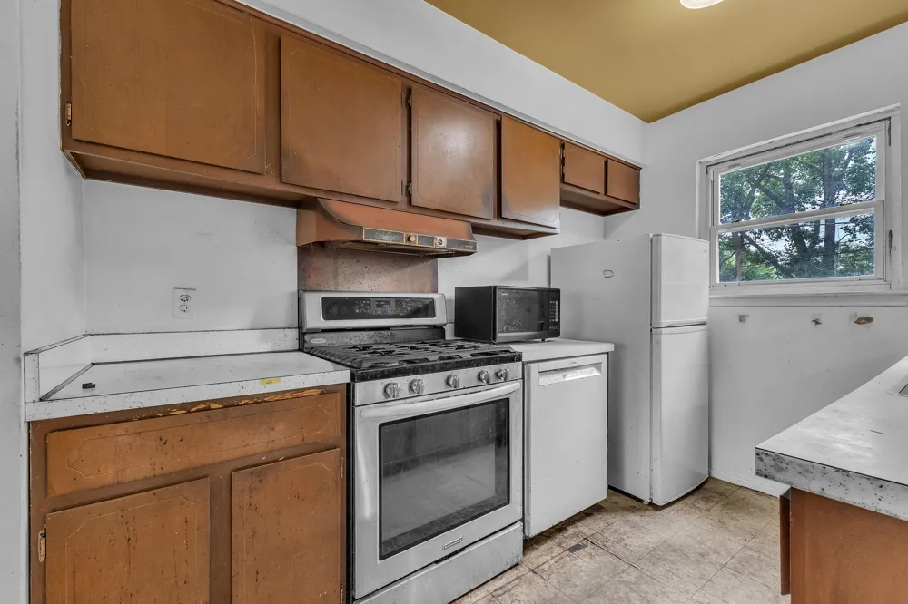 2267 Pontiac Trail Ann Arbor, MI 48105