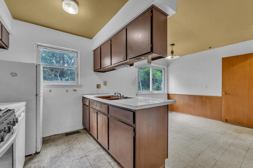 2267 Pontiac Trail Ann Arbor, MI 48105