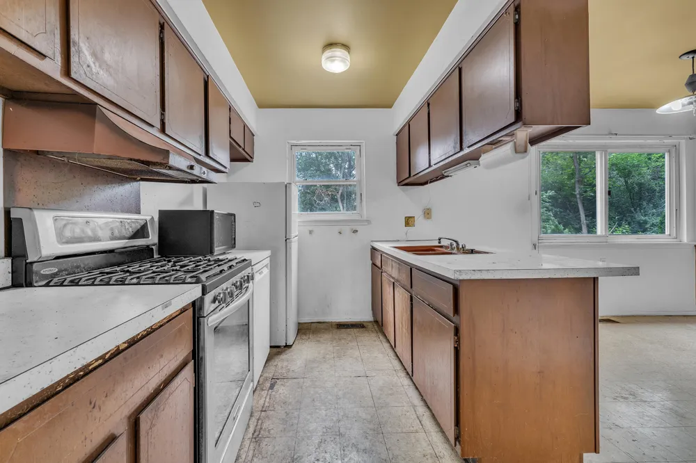 2267 Pontiac Trail Ann Arbor, MI 48105
