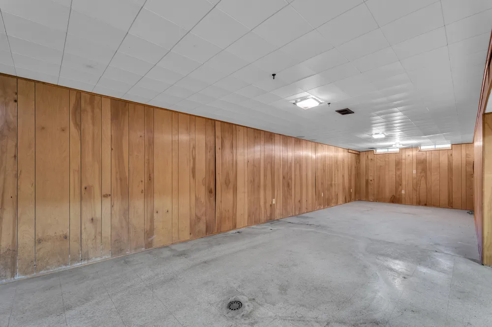 2267 Pontiac Trail Ann Arbor, MI 48105