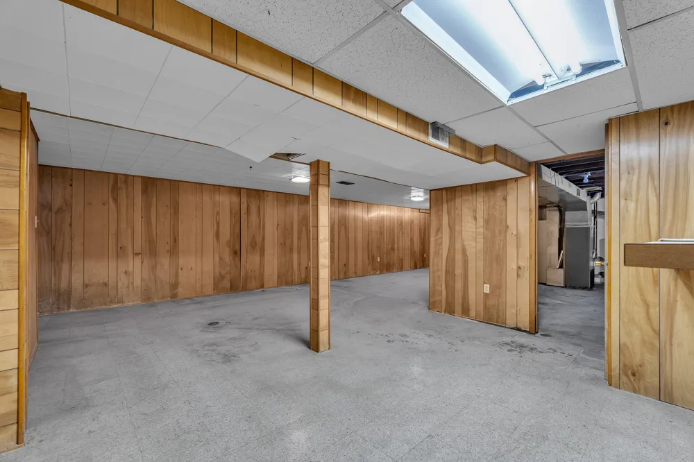 2267 Pontiac Trail Ann Arbor, MI 48105