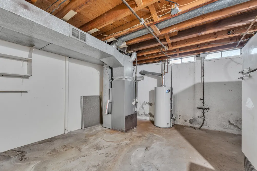 2267 Pontiac Trail Ann Arbor, MI 48105