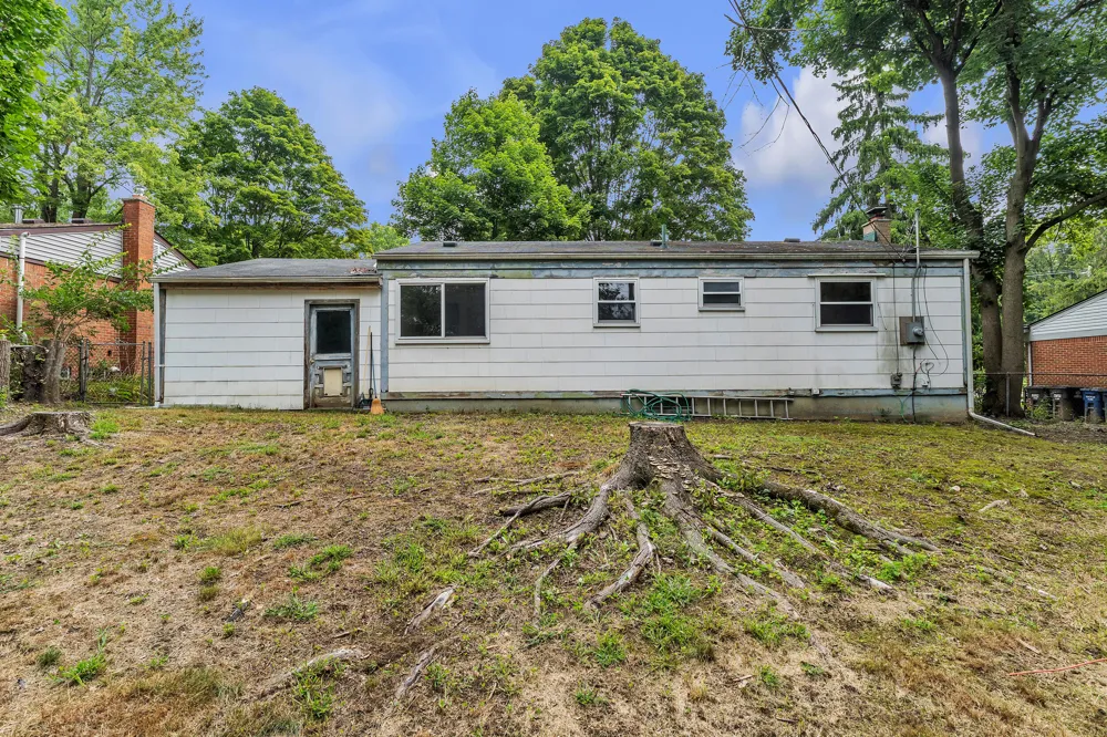 2267 Pontiac Trail Ann Arbor, MI 48105