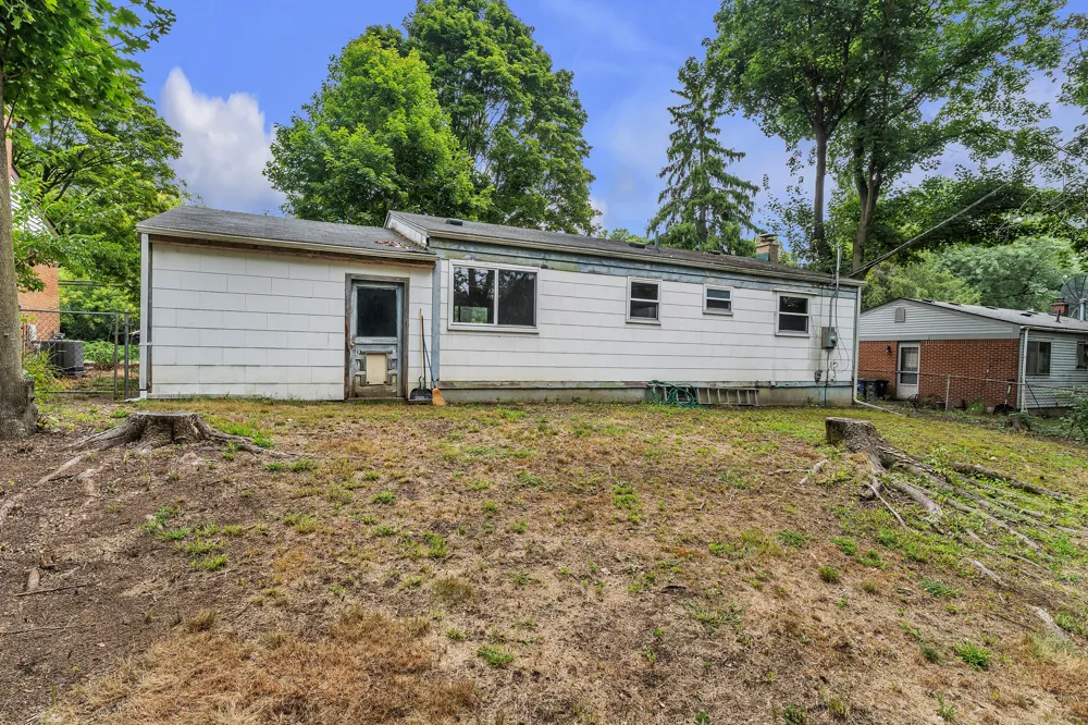 2267 Pontiac Trail Ann Arbor, MI 48105