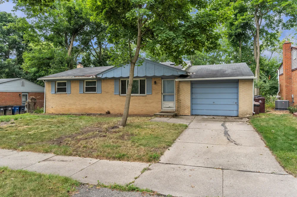 2267 Pontiac Trail Ann Arbor, MI 48105