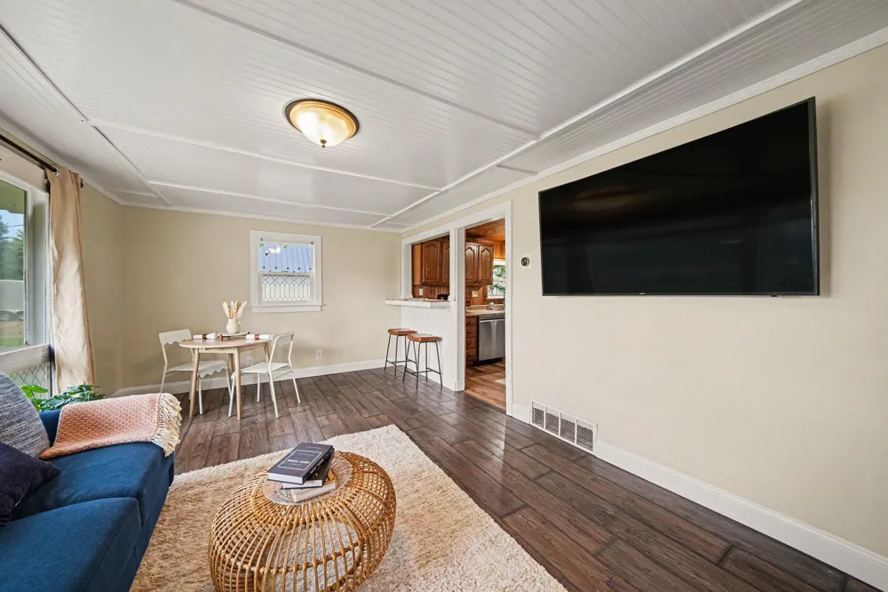 6029 Keigley Street Coloma, MI 49038