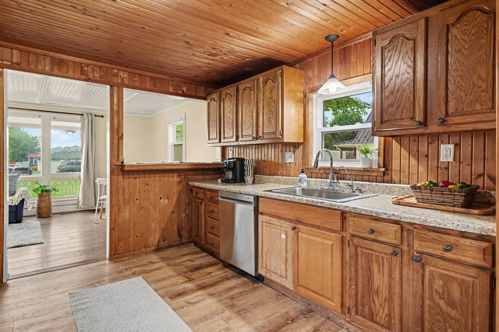 6029 Keigley Street Coloma, MI 49038