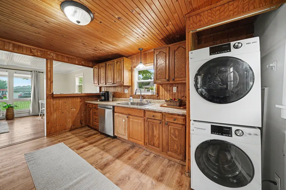 6029 Keigley Street Coloma, MI 49038