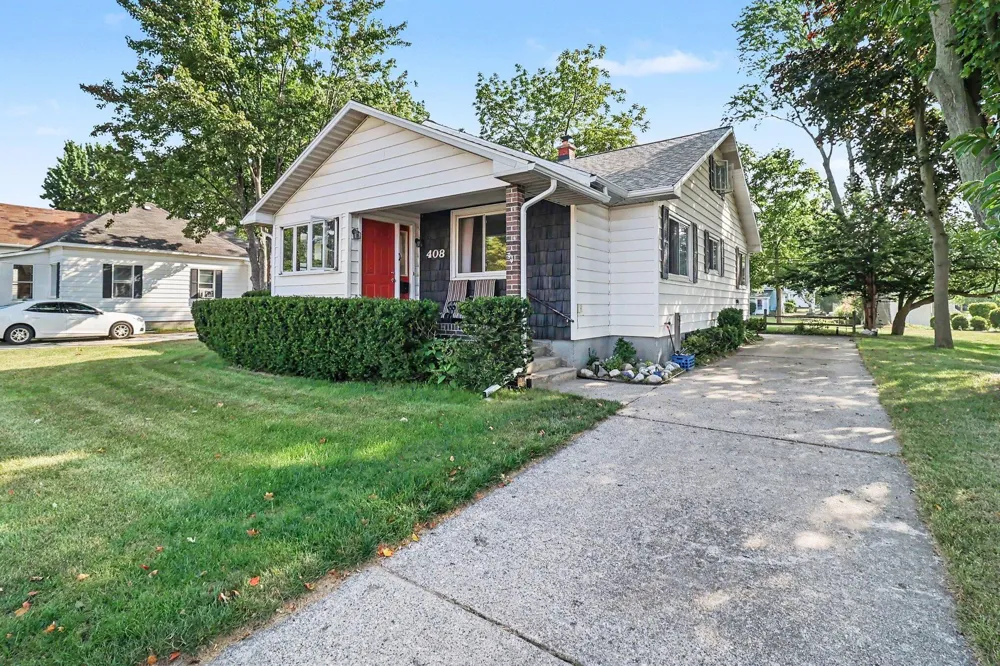 408 Lewis Street Ludington, MI 49431
