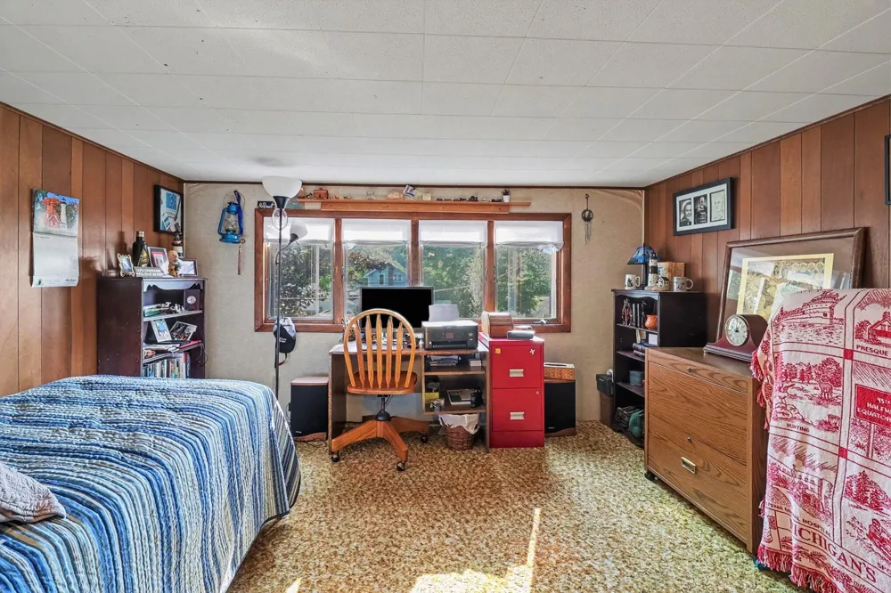 408 Lewis Street Ludington, MI 49431