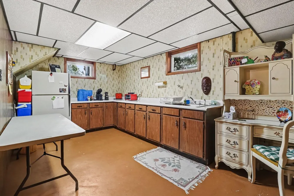 408 Lewis Street Ludington, MI 49431