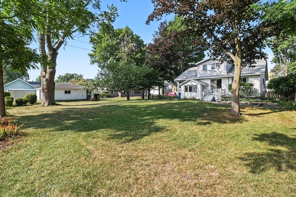 408 Lewis Street Ludington, MI 49431
