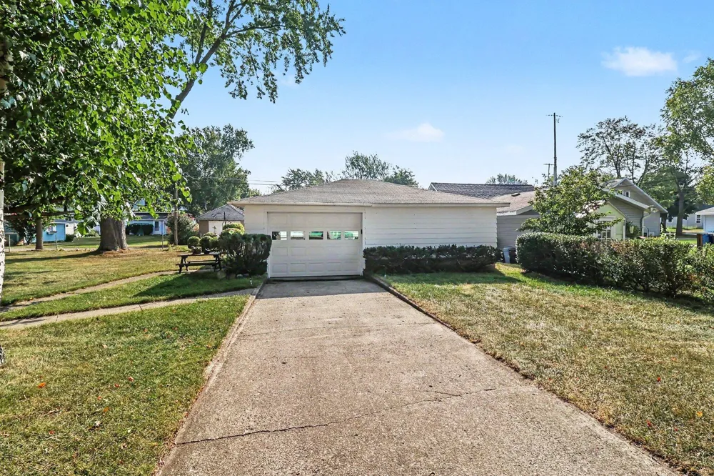 408 Lewis Street Ludington, MI 49431