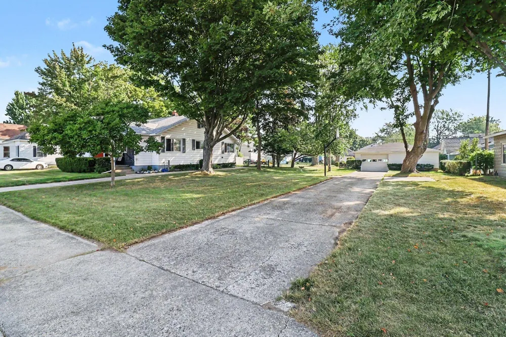 408 Lewis Street Ludington, MI 49431