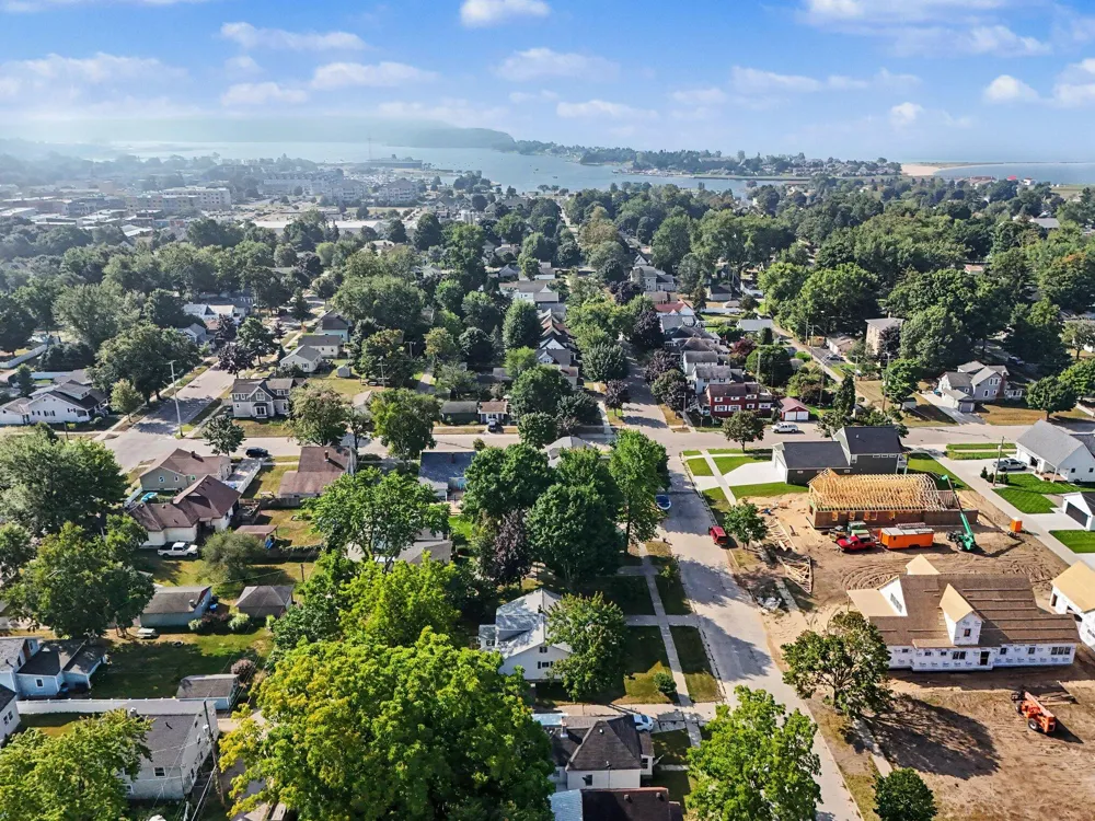 408 Lewis Street Ludington, MI 49431