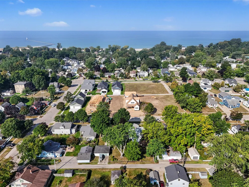 408 Lewis Street Ludington, MI 49431