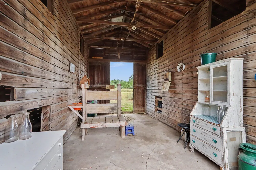 43666 County Road 388 Bloomingdale, MI 49026